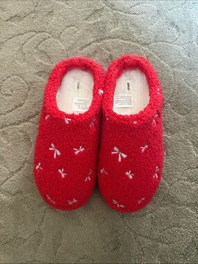 NWOT aerie bow slippers